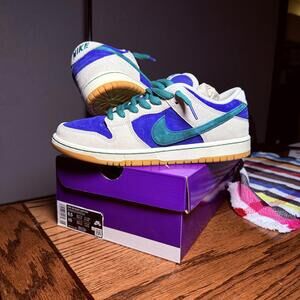 Nike SB Dunk Low Pro Hyper Royal Malachite Sneakers Size 8.5 US Men